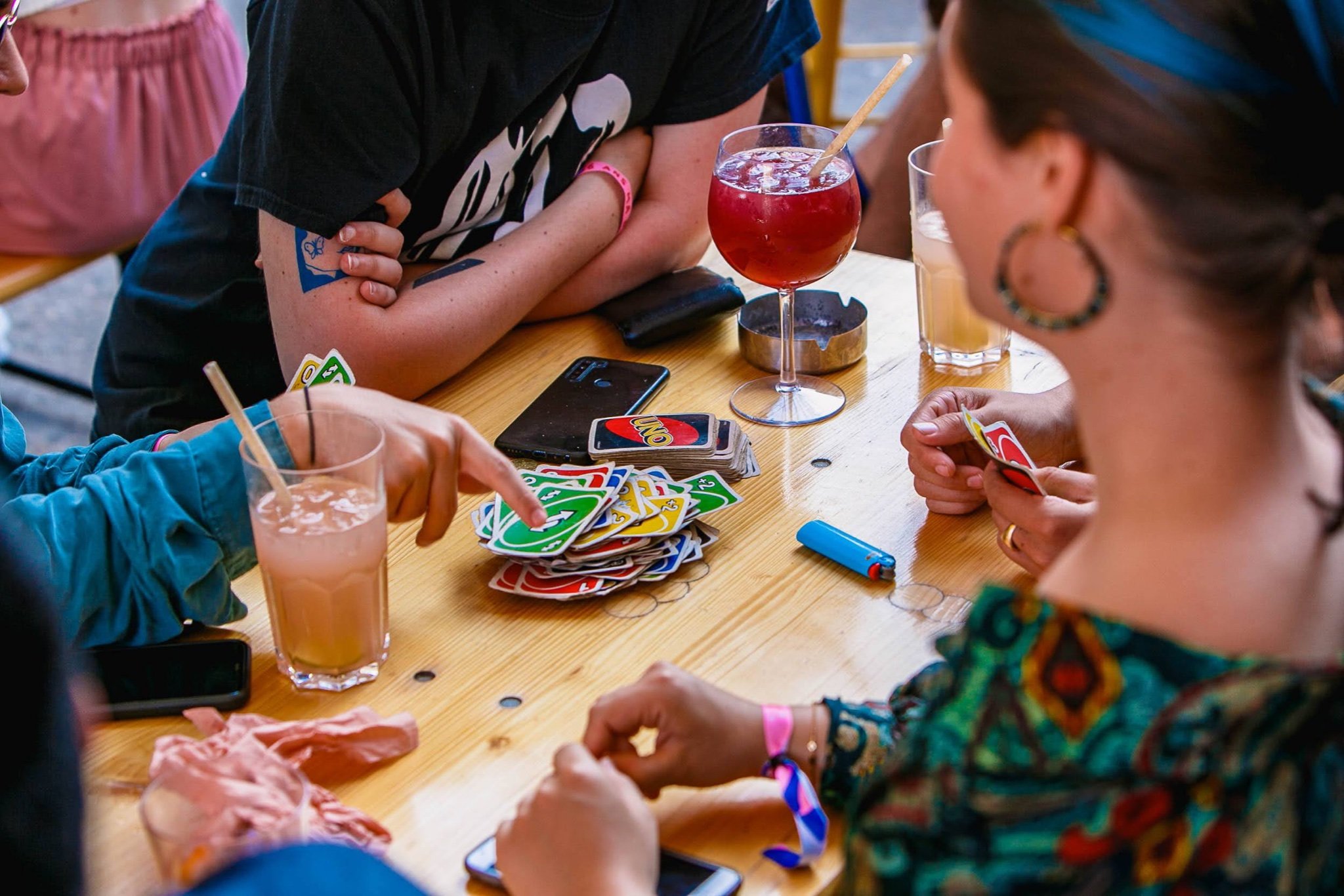 découvrez le meilleur bar à jeux de lille : un lieu convivial pour jouer, se détendre et partager des moments inoubliables entre amis autour d'une large sélection de jeux.