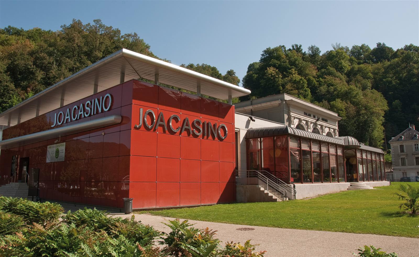 découvrez le casino joa saint-laurent, un lieu de divertissement incontournable avec ses jeux de hasard, son restaurant convivial et ses animations régulières. profitez d'une expérience unique en plein cœur de saint-laurent.