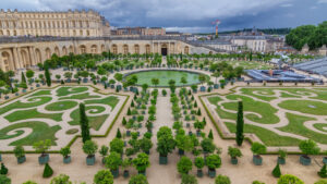 découvrez les palaces incontournables de france, alliant luxe, histoire et élégance pour un séjour inoubliable.