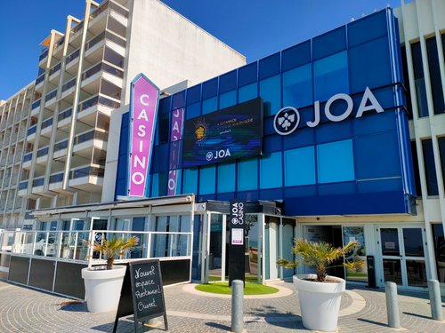 découvrez les meilleurs casinos proches du mans pour tenter votre chance et profiter d'une ambiance unique. guide complet des établissements et divertissements à proximité.